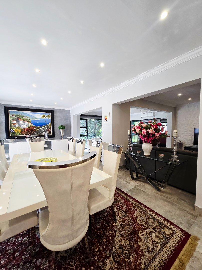 6 Bedroom Property for Sale in Wilkoppies North West